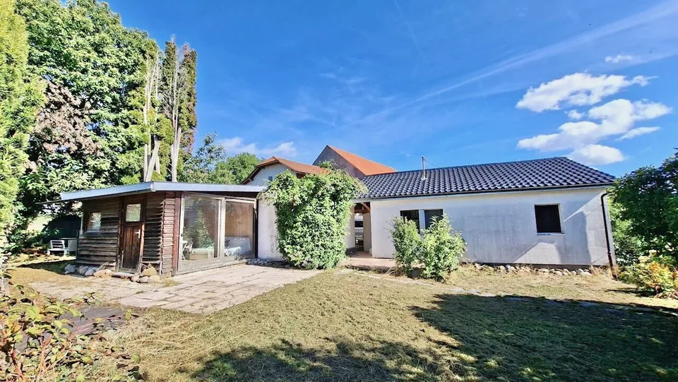 Maison de plein pied de 3,5 pièces avec annexe et grand jardin – photo 2 sur 13