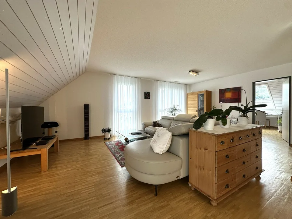 Grosszügige Attika-Maisonettewohnung in TOP-Zustand – Foto 2 von 17