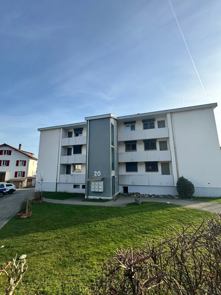 Appartement lumineux 4.5 pièces avec balcon et vue sur les montagnes à Bellach – photo 13 sur 13