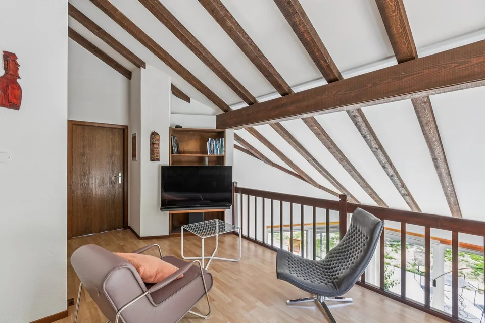 Bella villa individuale con un bel giardino e 2 garage – foto 13 di 13