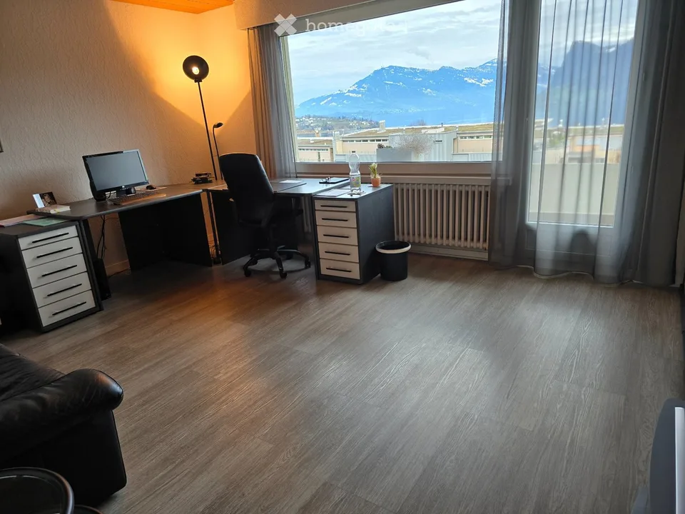 Sonnige 6-Zimmer Wohnung in familiärem, ruhigem Haus – Foto 4 von 5