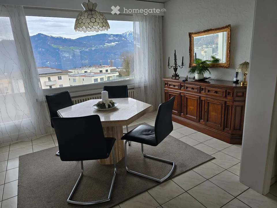 Sonnige 6-Zimmer Wohnung in familiärem, ruhigem Haus – Foto 2 von 5