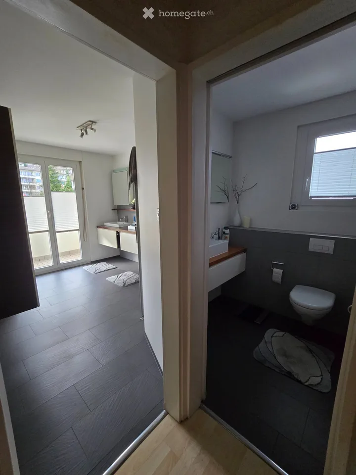Sonnige 6-Zimmer Wohnung in familiärem, ruhigem Haus – Foto 5 von 5