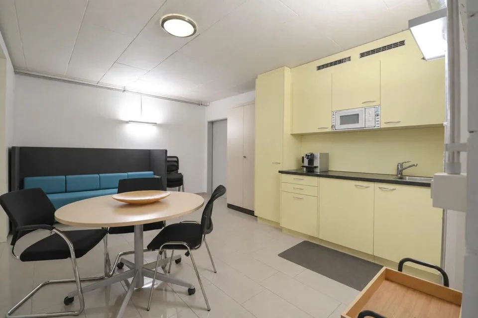 Espace commercial polyvalent à louer près de la gare – photo 7 sur 12