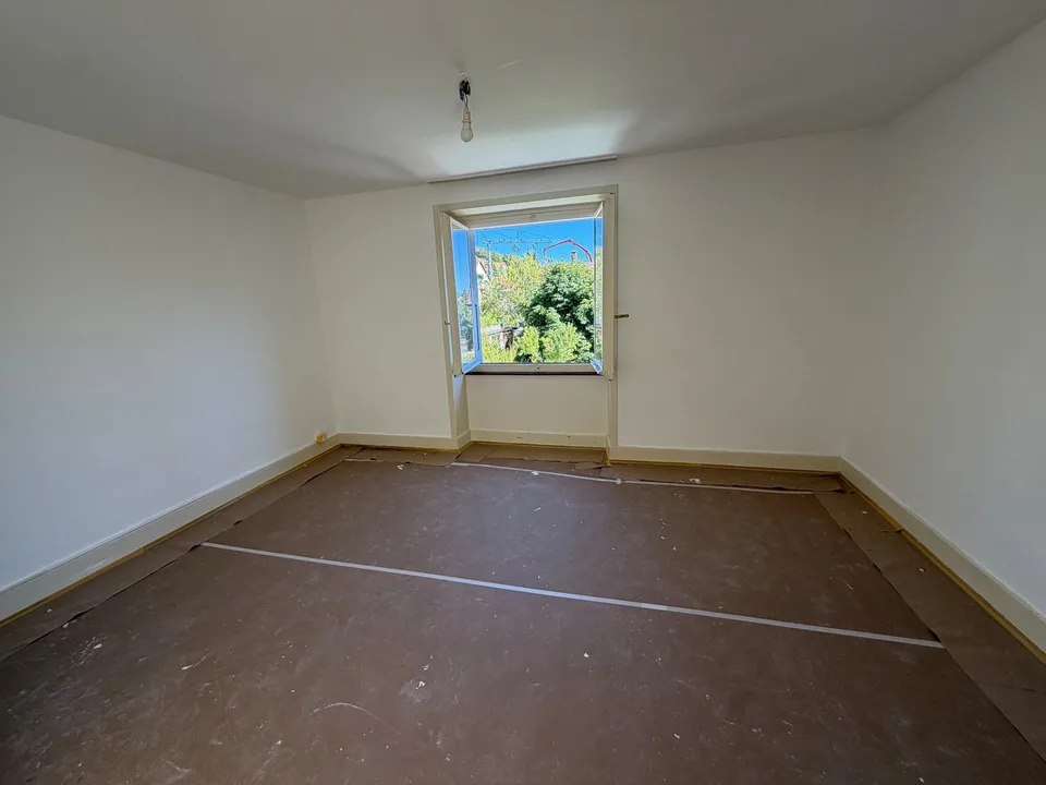 Charmantes 3-Zimmer-Wohnung mit Balkon in Vallorbe – Foto 10 von 12