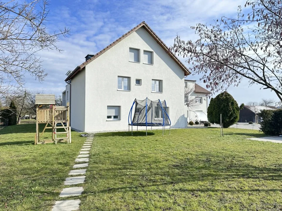 Maison multifamiliale avec 10 appartements – photo 2 sur 12