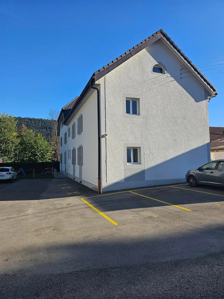 Incantevole appartamento di 2.5 locali con posto auto esterno – foto 4 di 4