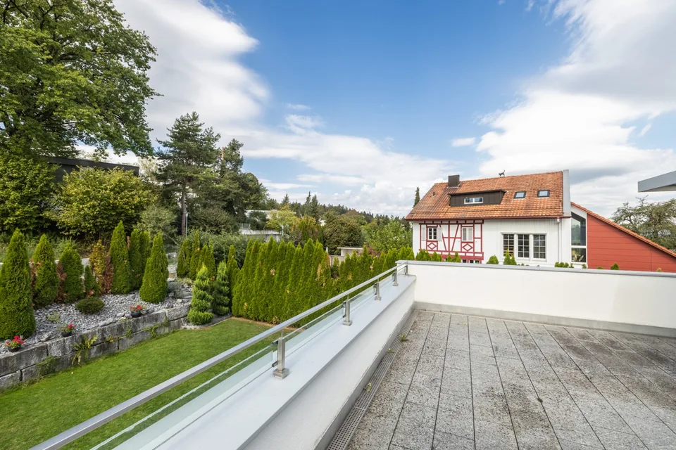 Moderne und grosszügige Attika-Wohnung an ruhiger Lage – Foto 13 von 13
