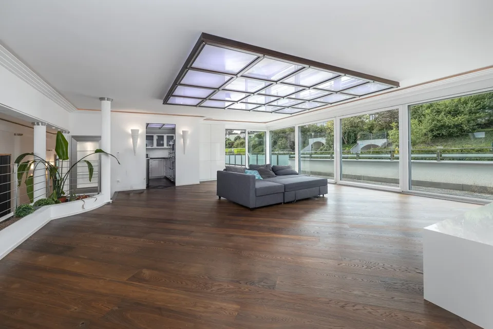 Moderne und grosszügige Attika-Wohnung an ruhiger Lage – Foto 2 von 13