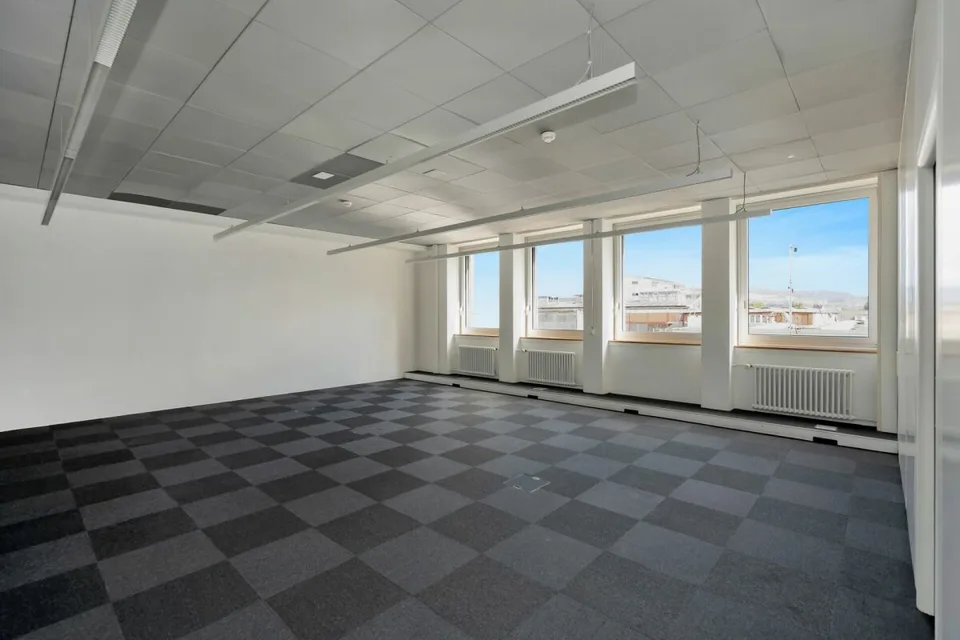 BIG Bern - Il tuo spazio di locazione con carico al pavimento elevato nel quartiere commerciale attraente – foto 6 di 14