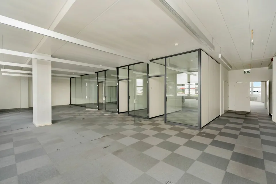 BIG Bern - Il tuo spazio di locazione con carico al pavimento elevato nel quartiere commerciale attraente – foto 12 di 14