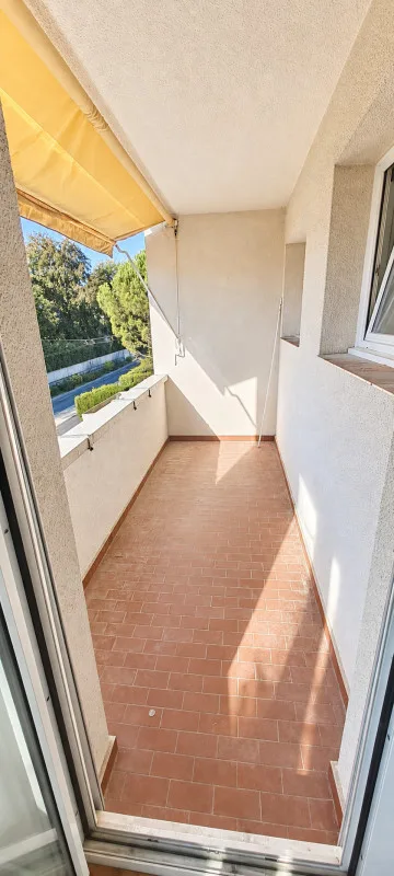 À louer - Joli appartement de 3 pièces partiellement rénové à La Tour-de-Peilz – photo 7 sur 8