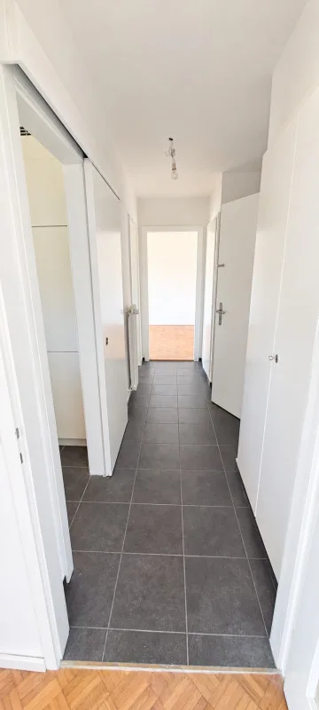 À louer - Joli appartement de 3 pièces partiellement rénové à La Tour-de-Peilz – photo 6 sur 8