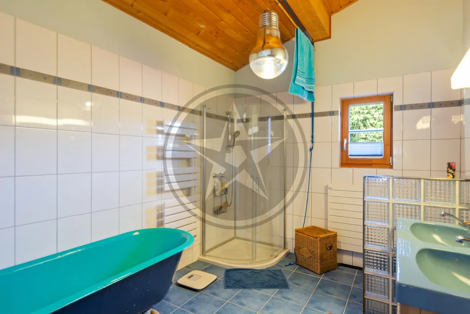 Une maison chaleureuse aux multiples possibilités à Diesse – photo 12 sur 13