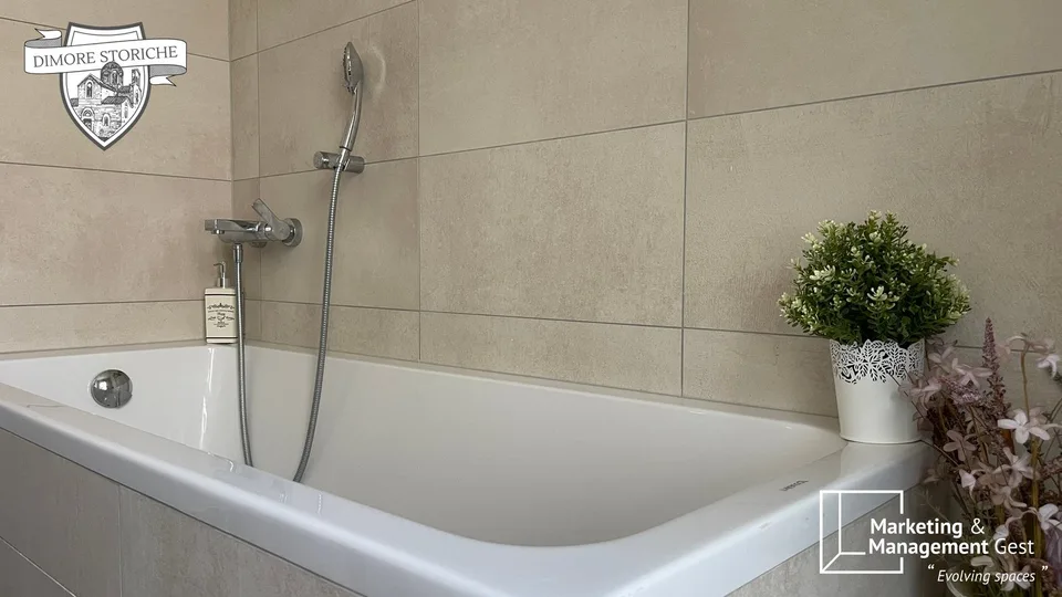 AMMOBILIATO 3.5 DI GRANDE CHARME, RICERCATO, SILENZIOSO – foto 26 di 30