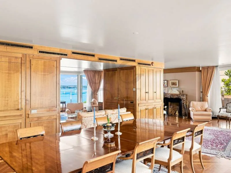 Penthouse duplex affacciato sul lago con terrazza e vista panoramica – foto 7 di 12