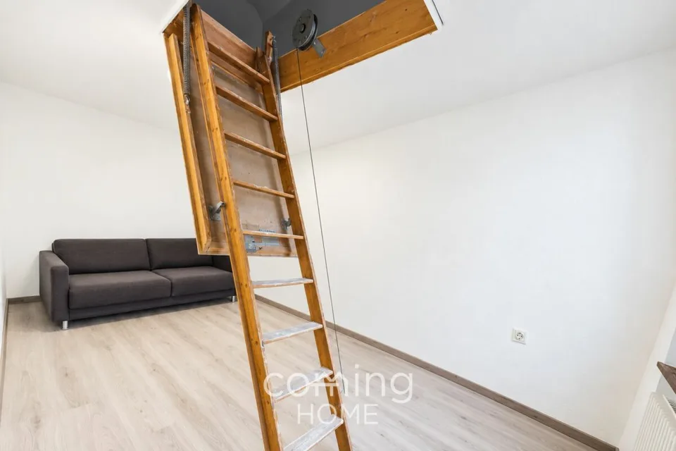Deliziosa metà di casa con tre unità abitative nella valle di Saas. – foto 4 di 16