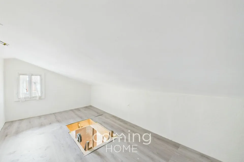 Deliziosa metà di casa con tre unità abitative nella valle di Saas. – foto 6 di 16