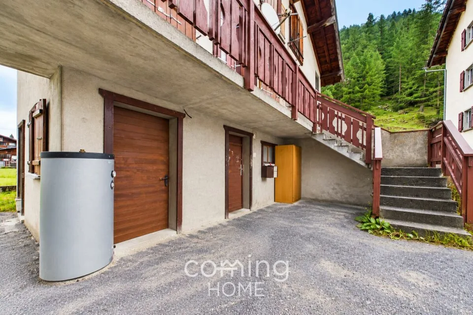 Deliziosa metà di casa con tre unità abitative nella valle di Saas. – foto 15 di 16