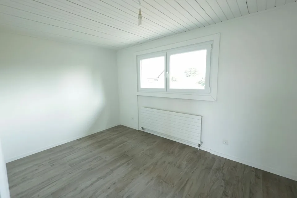 Vier-Zimmer-Haus mit 900 m2 Grundstück - Ideal für ein Paar – Foto 14 von 17