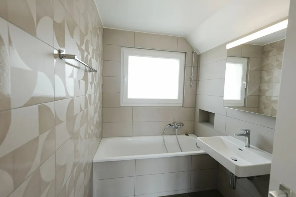 Vier-Zimmer-Haus mit 900 m2 Grundstück - Ideal für ein Paar – Foto 15 von 17