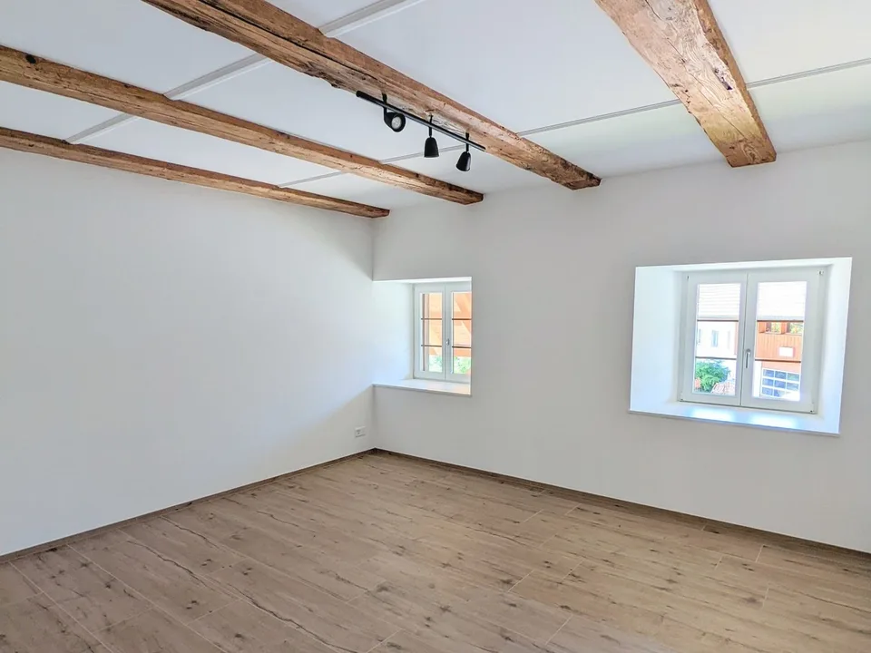 Neuwertige 3.5-Zi.-Wohnung inkl. 2 Parkplätze – Foto 6 von 8