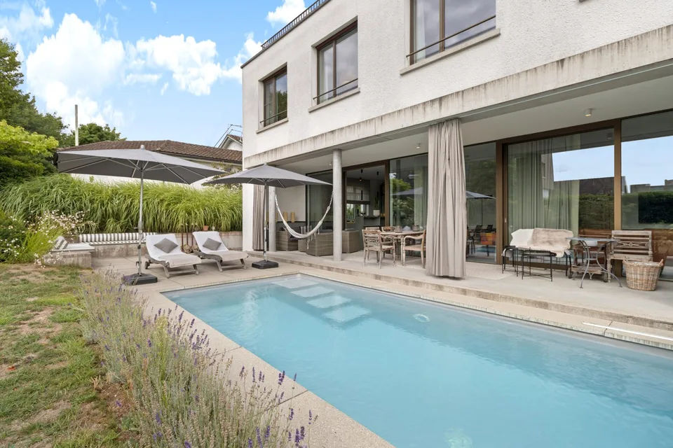 Appartement de jardin 5 pièces avec piscine à Wohlen à vendre – photo 3 sur 12