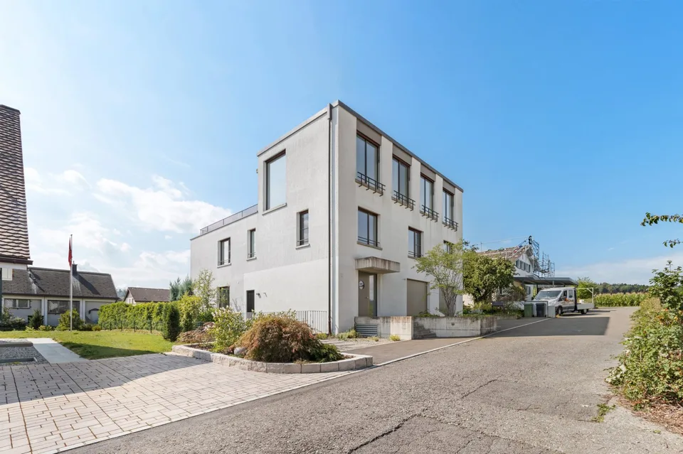 Appartement de jardin 5 pièces avec piscine à Wohlen à vendre – photo 2 sur 12