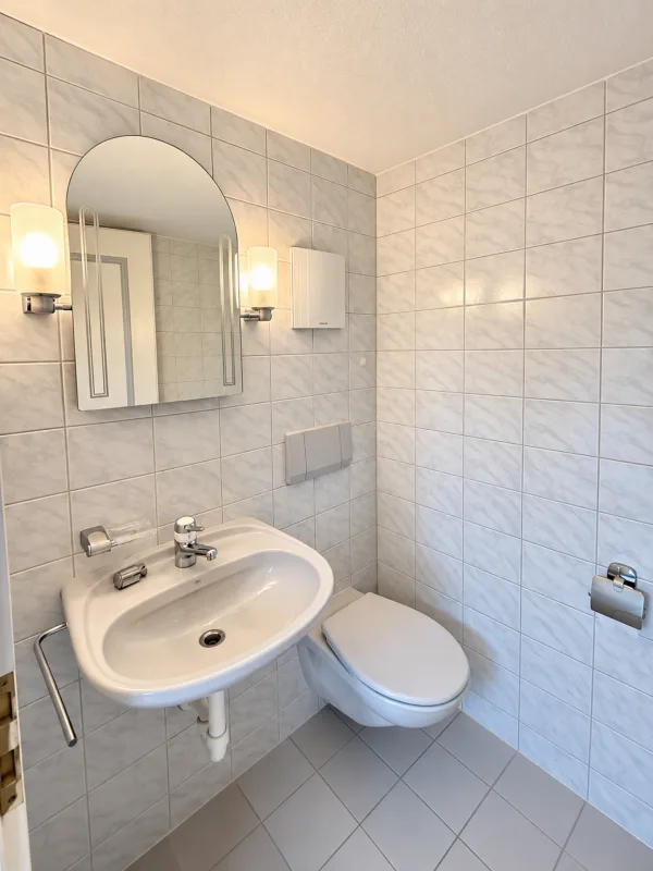 Large 4.0-room apartment – photo 10 of 11