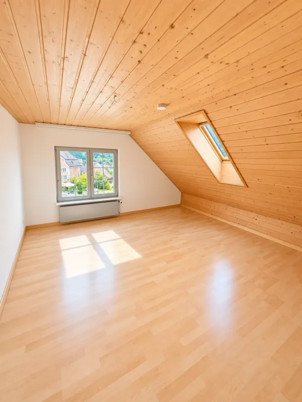 Large 4.0-room apartment – photo 5 of 11