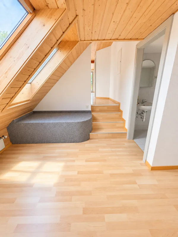 Large 4.0-room apartment – photo 6 of 11