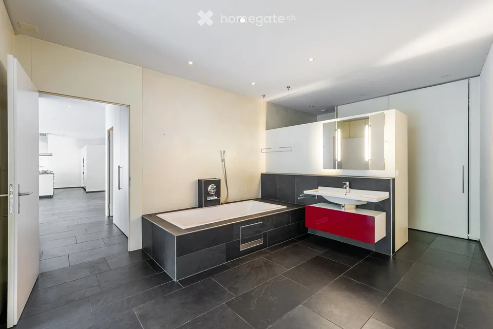Repräsentatives Wohnen auf 168m2 direkt am Fluss: 3.5 Zimmer in Ennetbaden – Foto 11 von 13