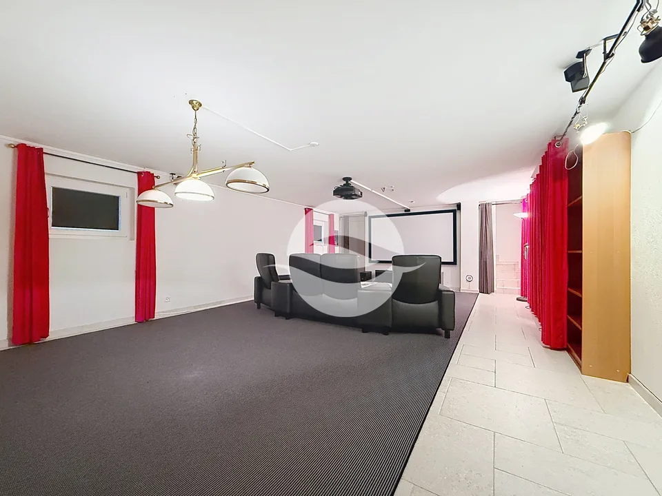 Propriété de 7,5 pièce + studio indépendant et garage – photo 12 sur 13