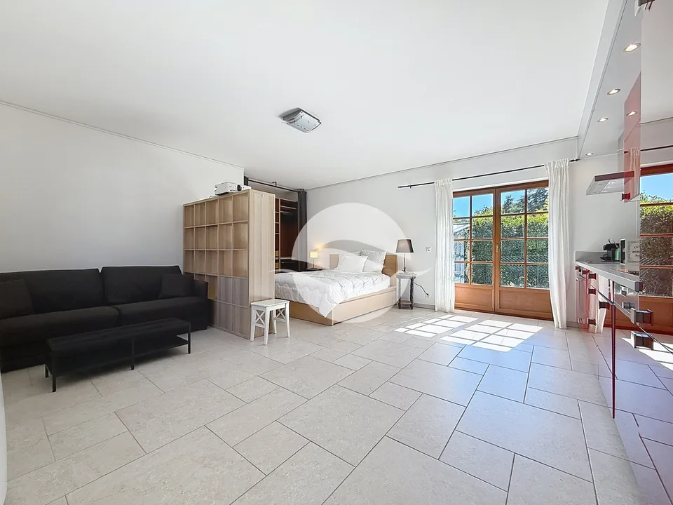 Propriété de 7,5 pièce + studio indépendant et garage – photo 11 sur 13