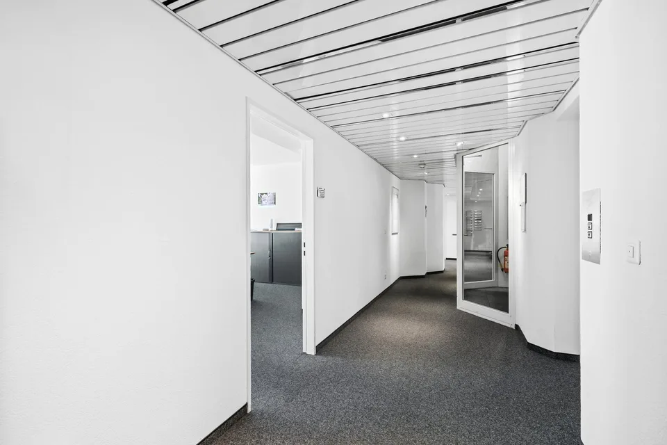 Espace de bureau meublé dans un emplacement idéal à Zurich - disponible immédiatement jusqu'au 30.06.2028 – photo 6 sur 9