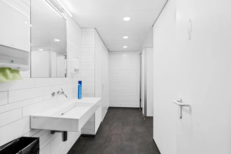Espace de bureau meublé dans un emplacement idéal à Zurich - disponible immédiatement jusqu'au 30.06.2028 – photo 8 sur 9