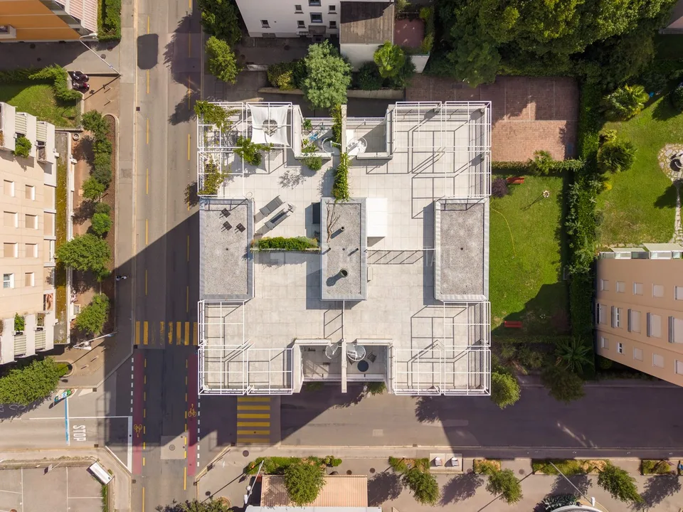 ATTICO DUPLEX CON ROOF E VISTA LAGO – foto 4 di 24