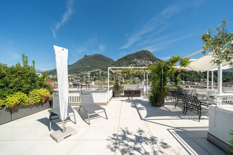 ATTICO DUPLEX CON ROOF E VISTA LAGO – foto 14 di 24