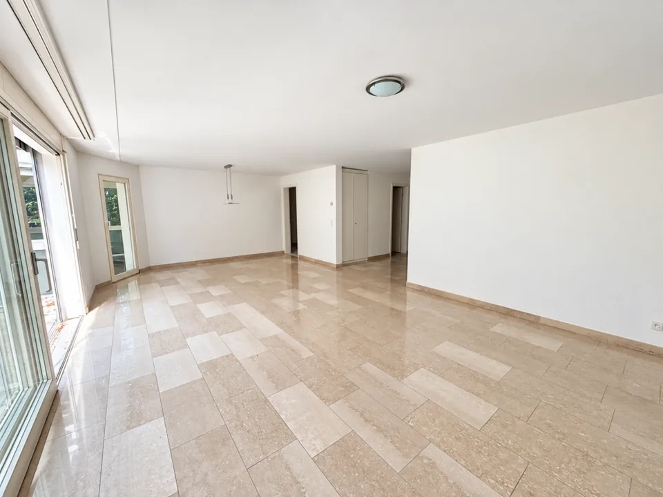 Appartamento di 4.5 locali curato con serra e balcone – foto 3 di 11