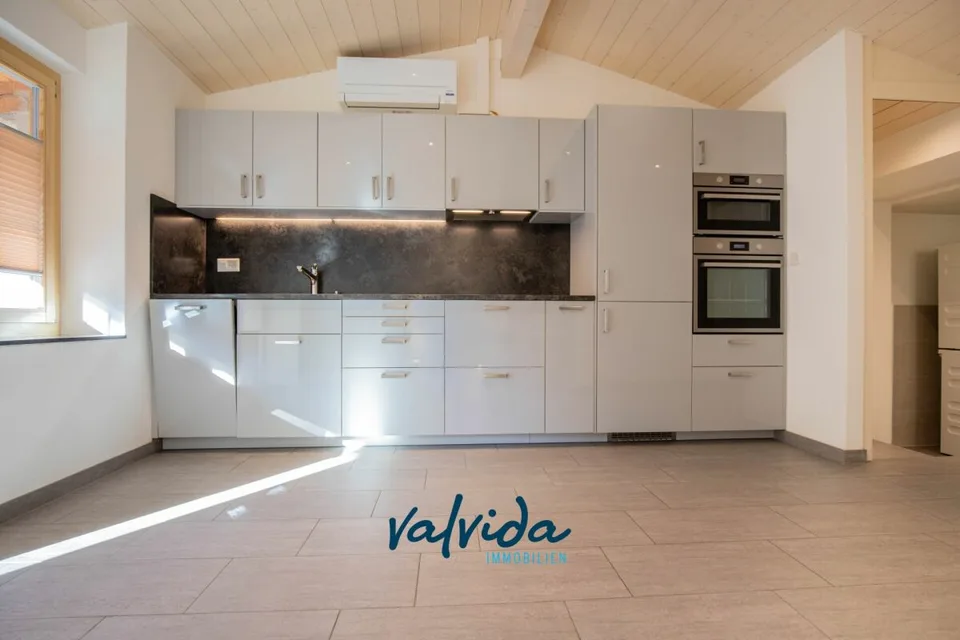Moderne 3.5-Zimmerwohnung in Varen zu vermieten – Foto 2 von 9