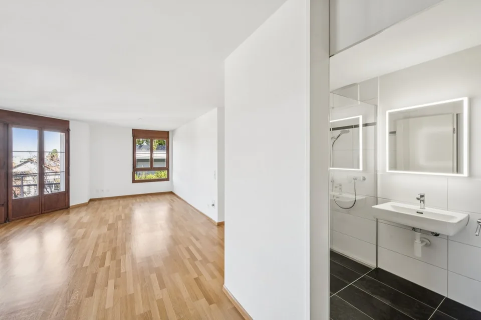 Charmante 3.5-Zimmerwohnung mit sonnigem Balkon – Foto 4 von 9