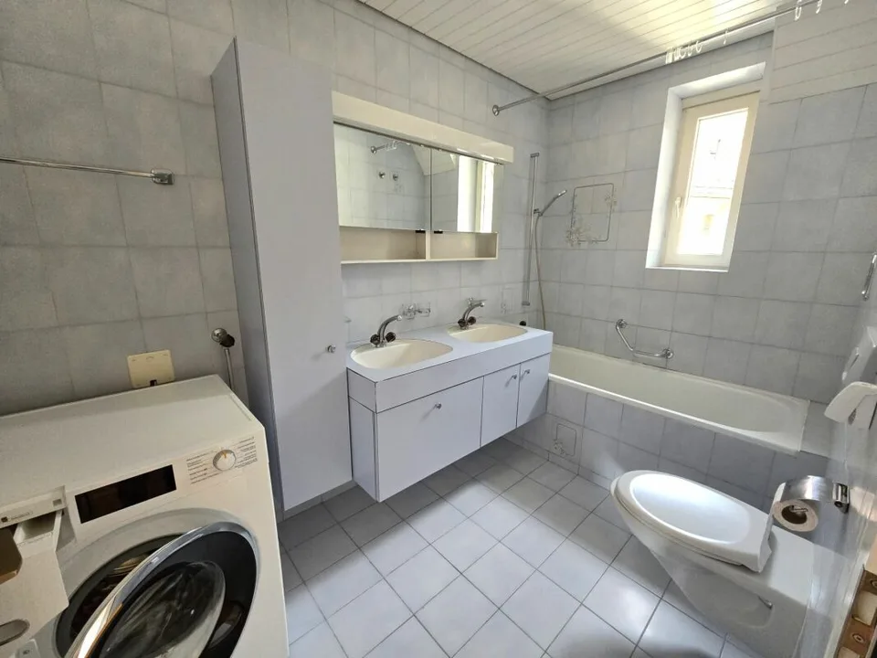 Helle 3.5-Zimmer-Dachgeschosswohnung im 4. OG – Foto 9 von 9
