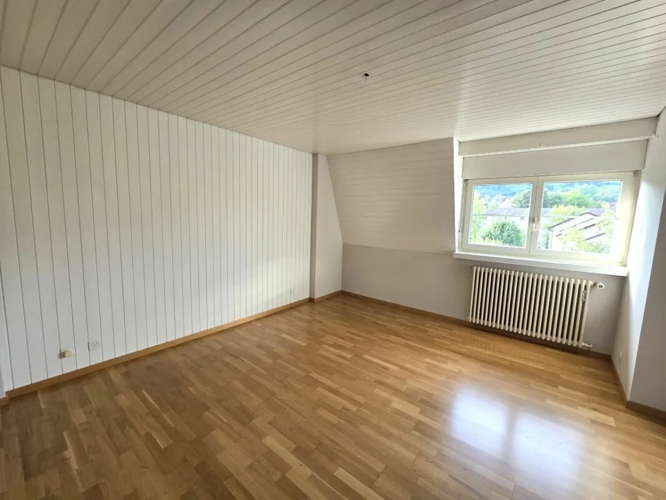 Helle 3.5-Zimmer-Dachgeschosswohnung im 4. OG – Foto 6 von 9