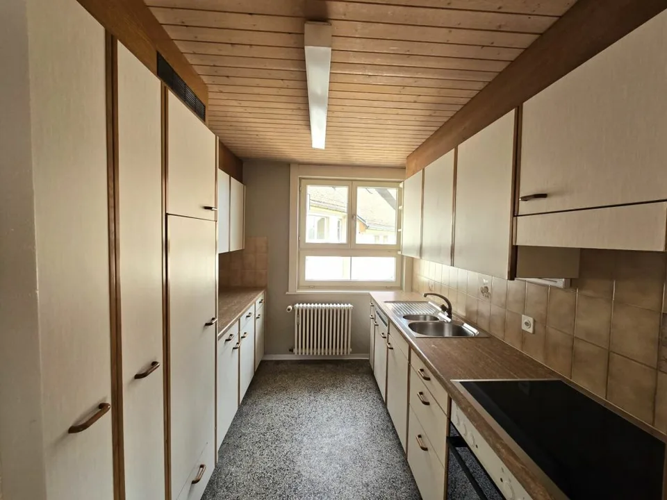 Helle 3.5-Zimmer-Dachgeschosswohnung im 4. OG – Foto 3 von 9