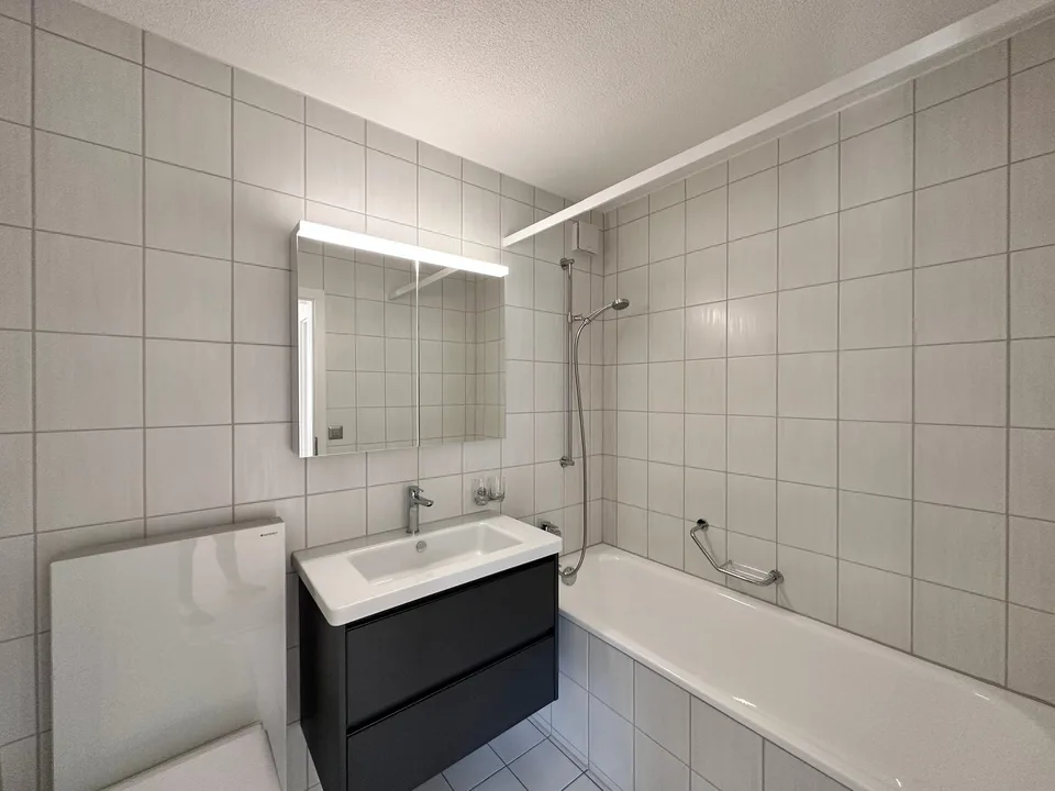 Moderne (saniert 2024) und helle 3.5 Zi.-Whg. im schönen Burgdorf – Foto 11 von 13