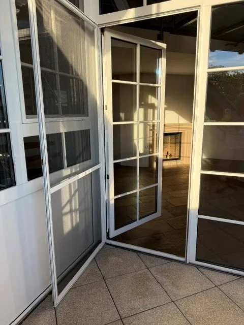 3 1/2-Zimmer-Maisonette-Wohnung mit traumhafter Weitsicht mitten im Golfparadies – Foto 10 von 30