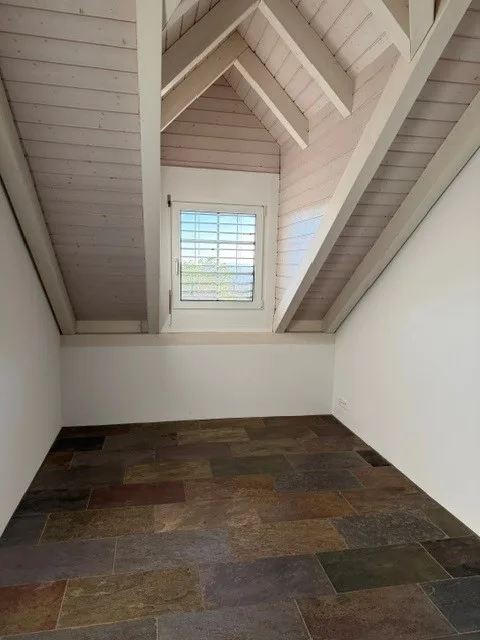 3 1/2-Zimmer-Maisonette-Wohnung mit traumhafter Weitsicht mitten im Golfparadies – Foto 13 von 30