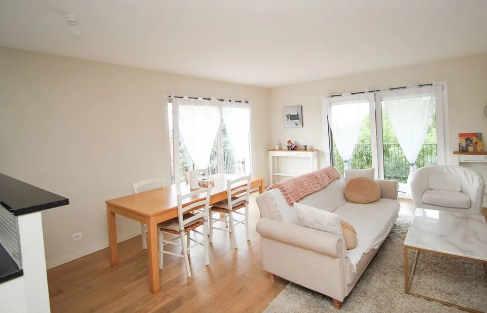 Très beau 3.5 Pièces avec grand balcon et magnifique vue campagne – photo 6 sur 12