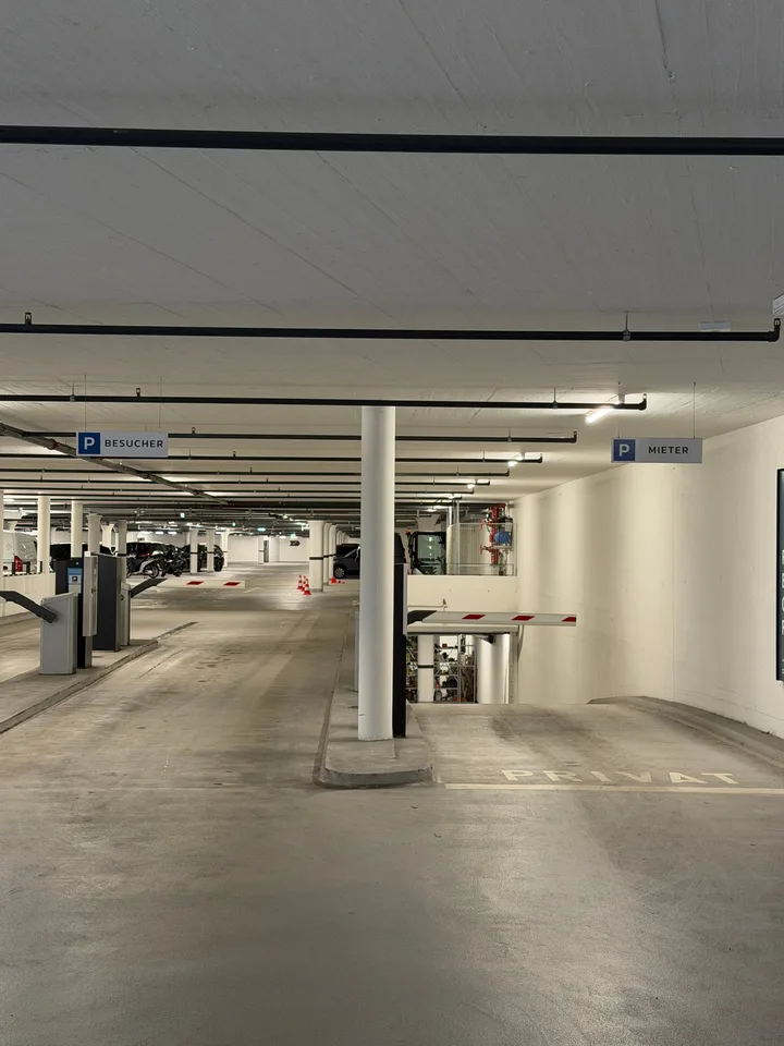 Parking space in a modern residential complex in Adliswil – photo 3 of 6