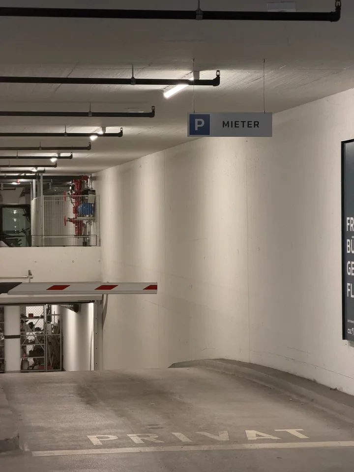 Parking space in a modern residential complex in Adliswil – photo 4 of 6